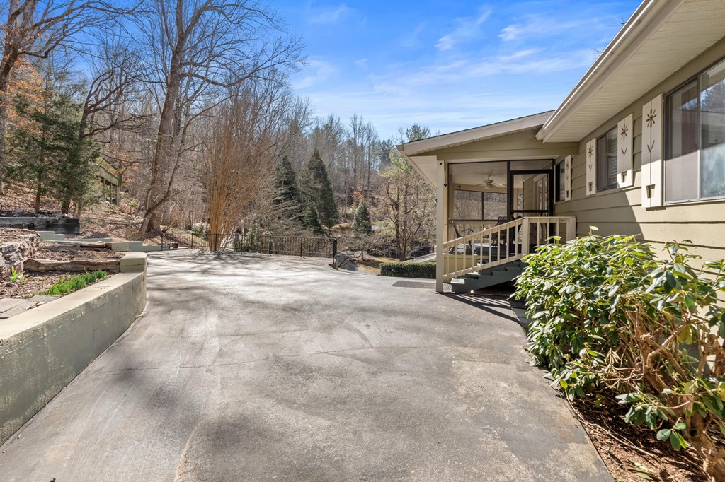 24 Winding Way Drive