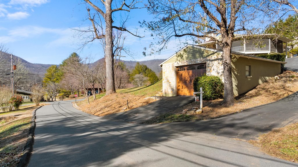 24 Winding Way Drive