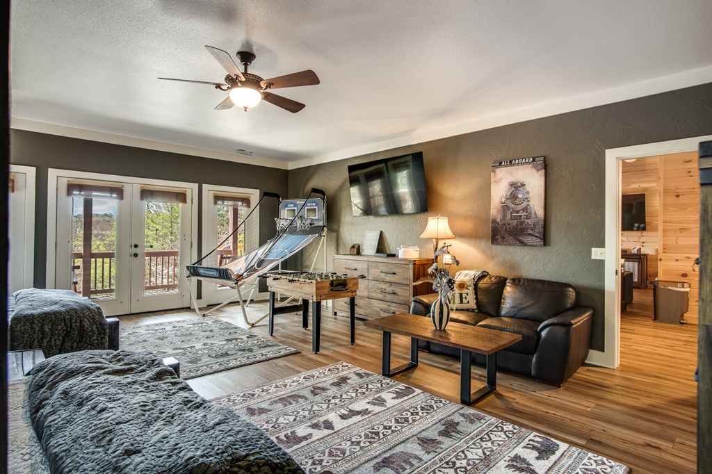 599 Red Oak Rd