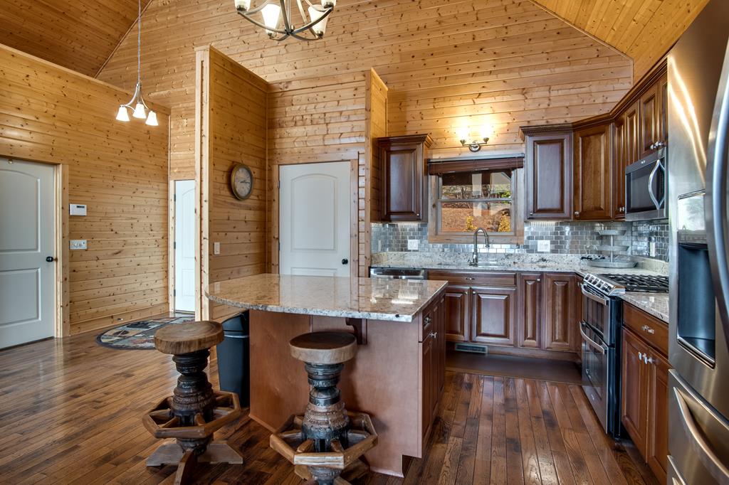 599 Red Oak Rd