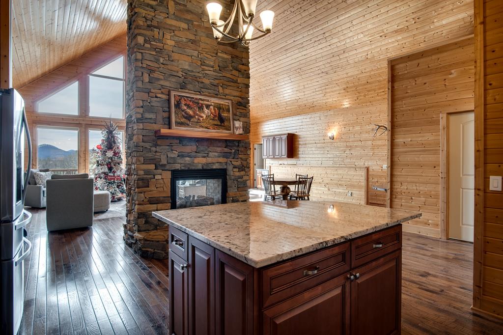 599 Red Oak Rd