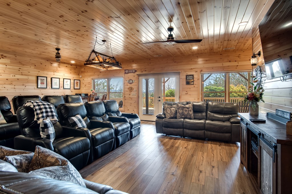 599 Red Oak Rd