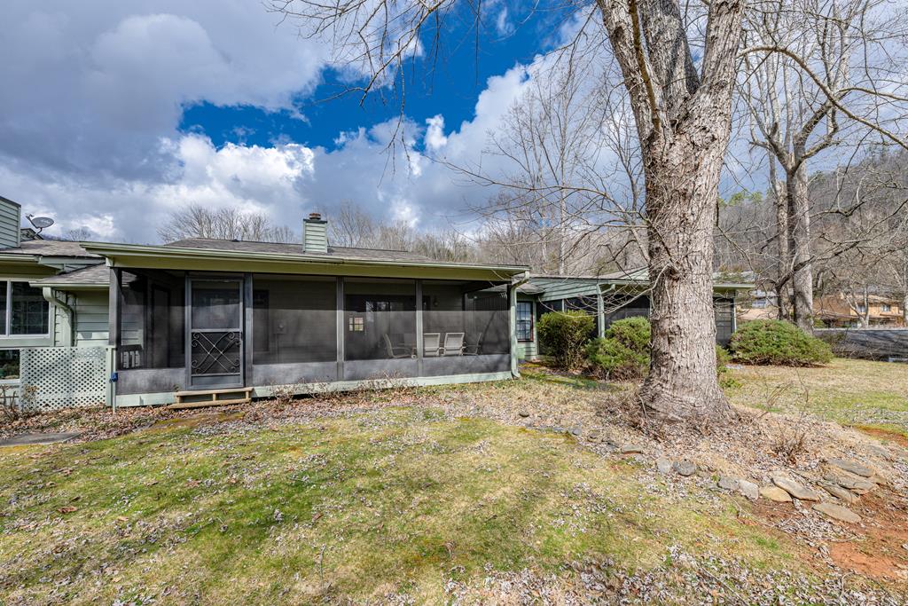 850 Country Club Drive