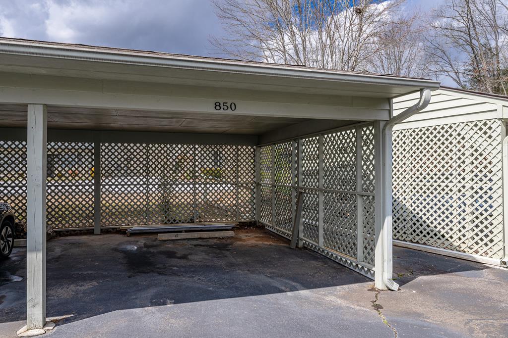 850 Country Club Drive