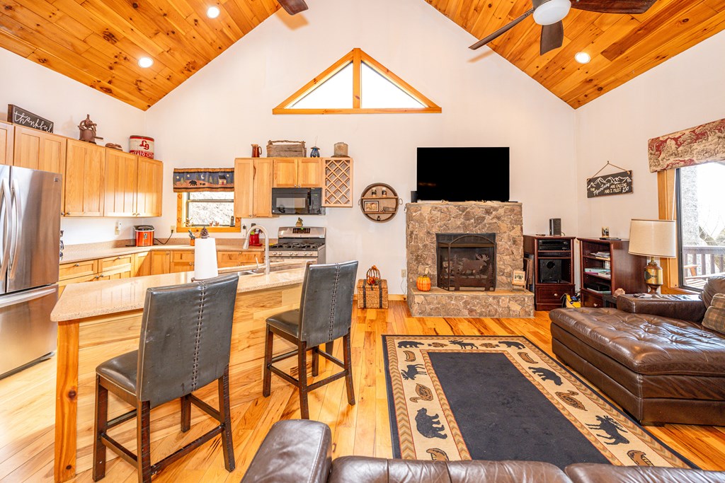 233 Sunset Point