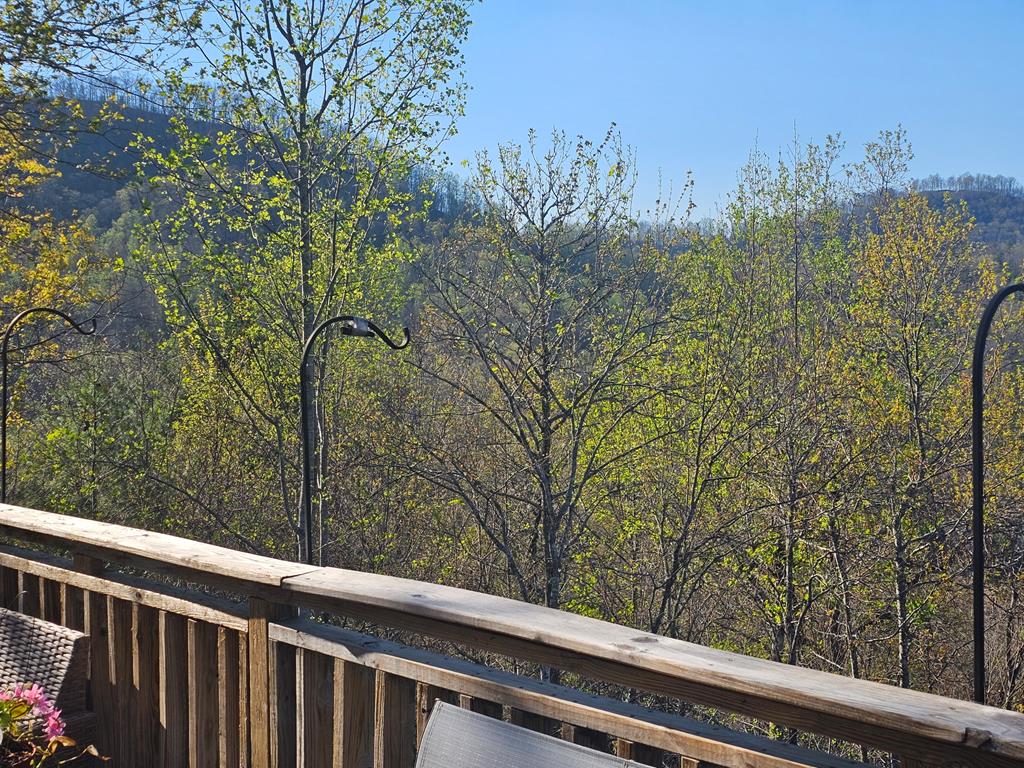 432 Natures Edge Road