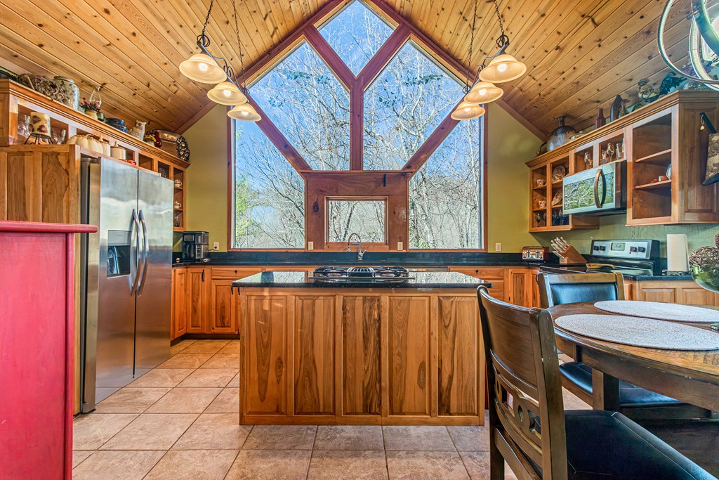 432 Natures Edge Road