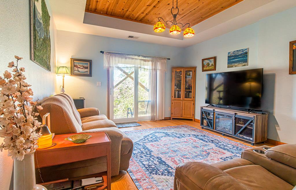 432 Natures Edge Road