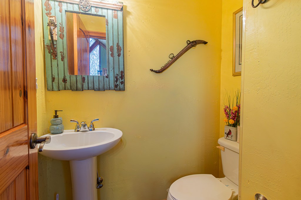 432 Natures Edge Road