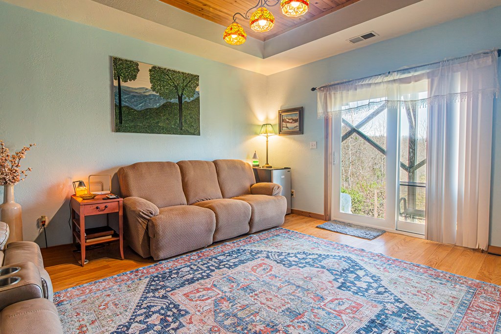 432 Natures Edge Road