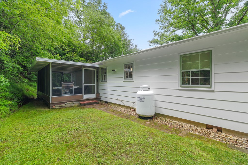 589 Noah Gibson Road