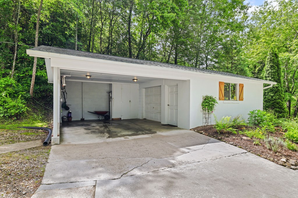 589 Noah Gibson Road