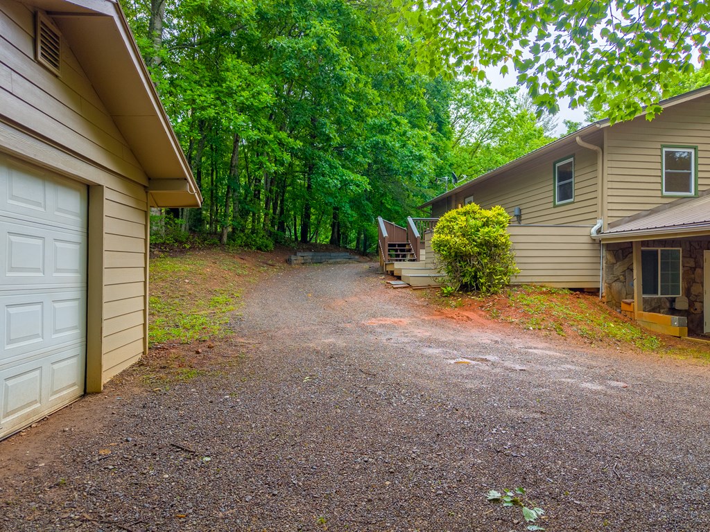 132 Eagles Nest Rd