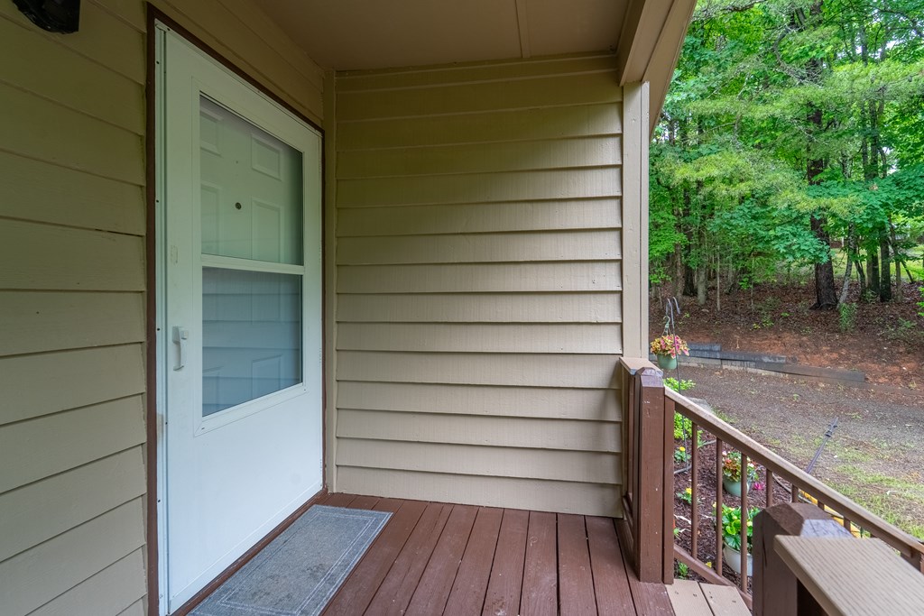 132 Eagles Nest Rd