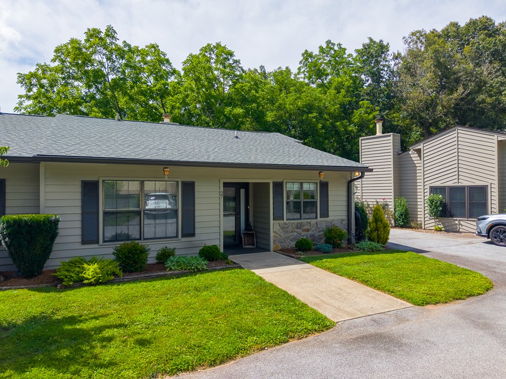 27 Plum Tree Lane