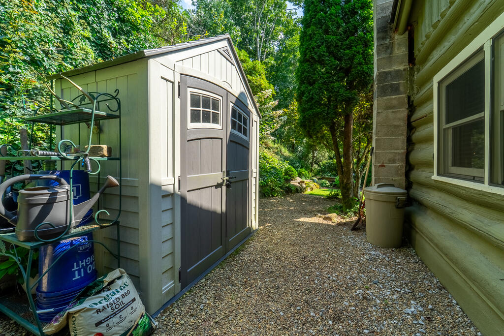 82 Pope Road