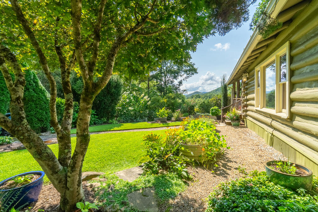 82 Pope Road
