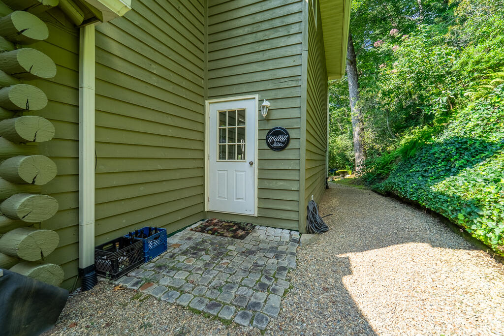 82 Pope Road