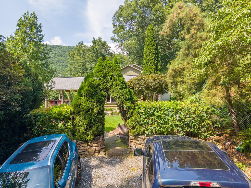 82 Pope Road