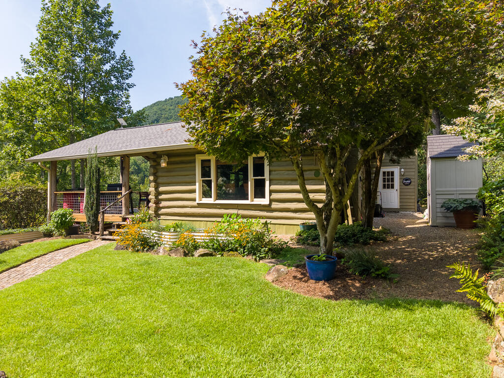 82 Pope Road