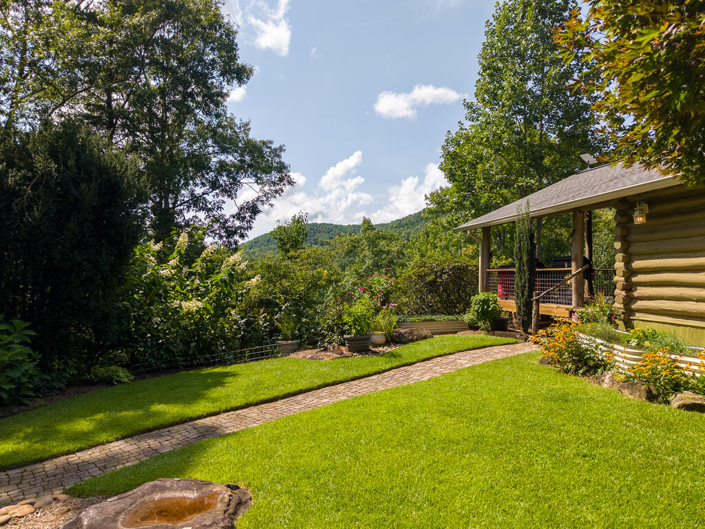 82 Pope Road