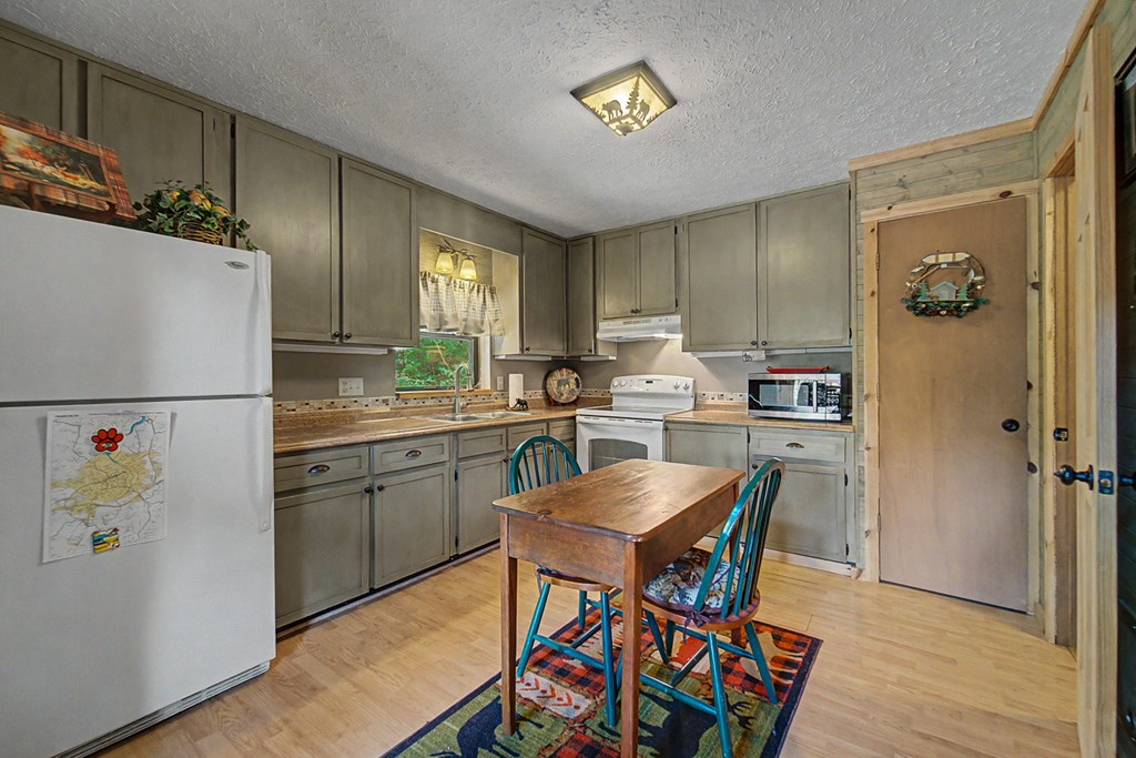 497 Bear Ridge Rd
