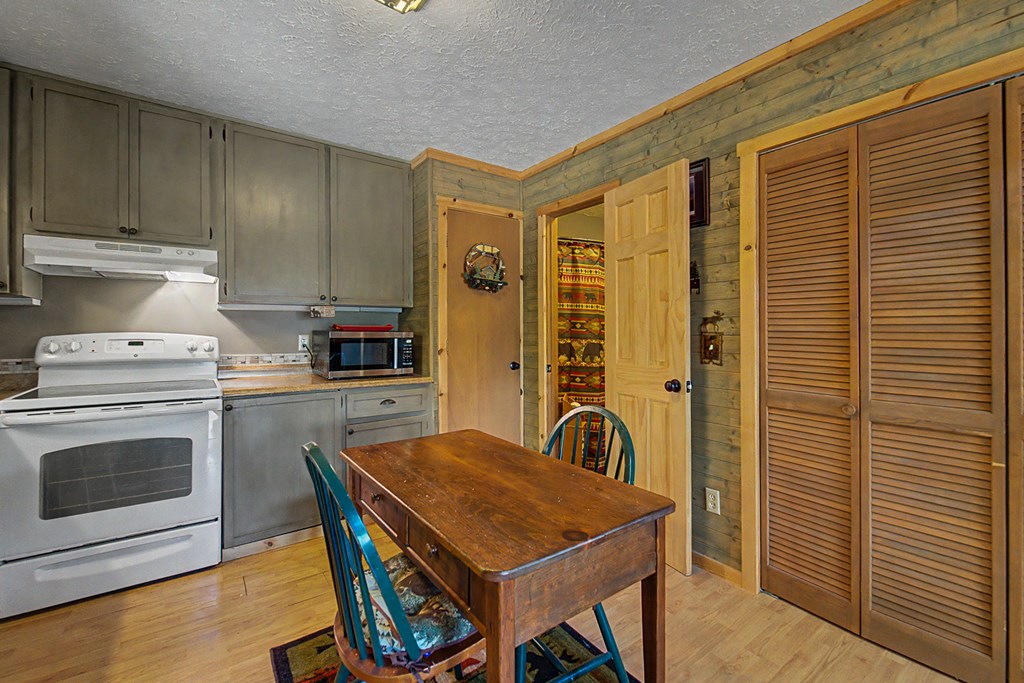 497 Bear Ridge Rd