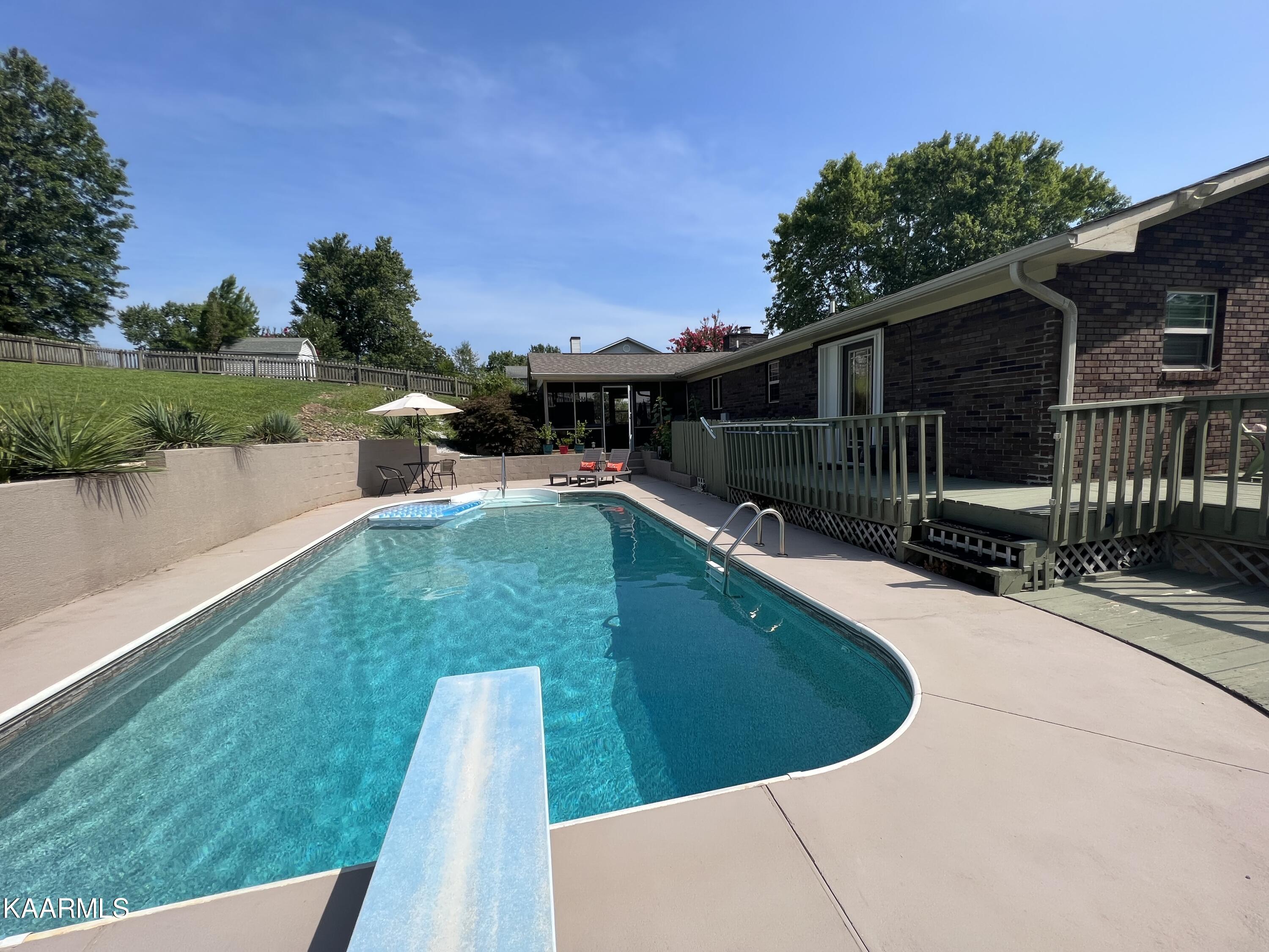 3812 Twin Island Drive