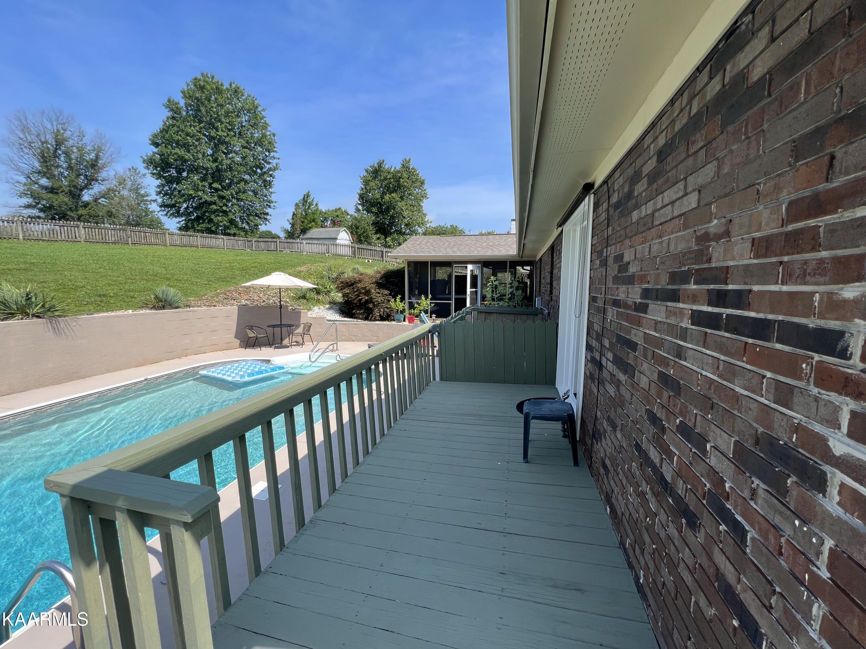 3812 Twin Island Drive