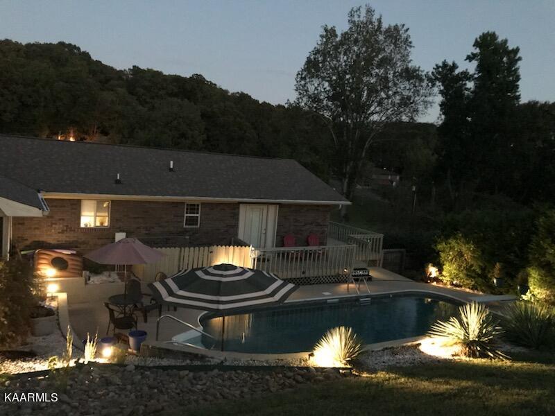 3812 Twin Island Drive