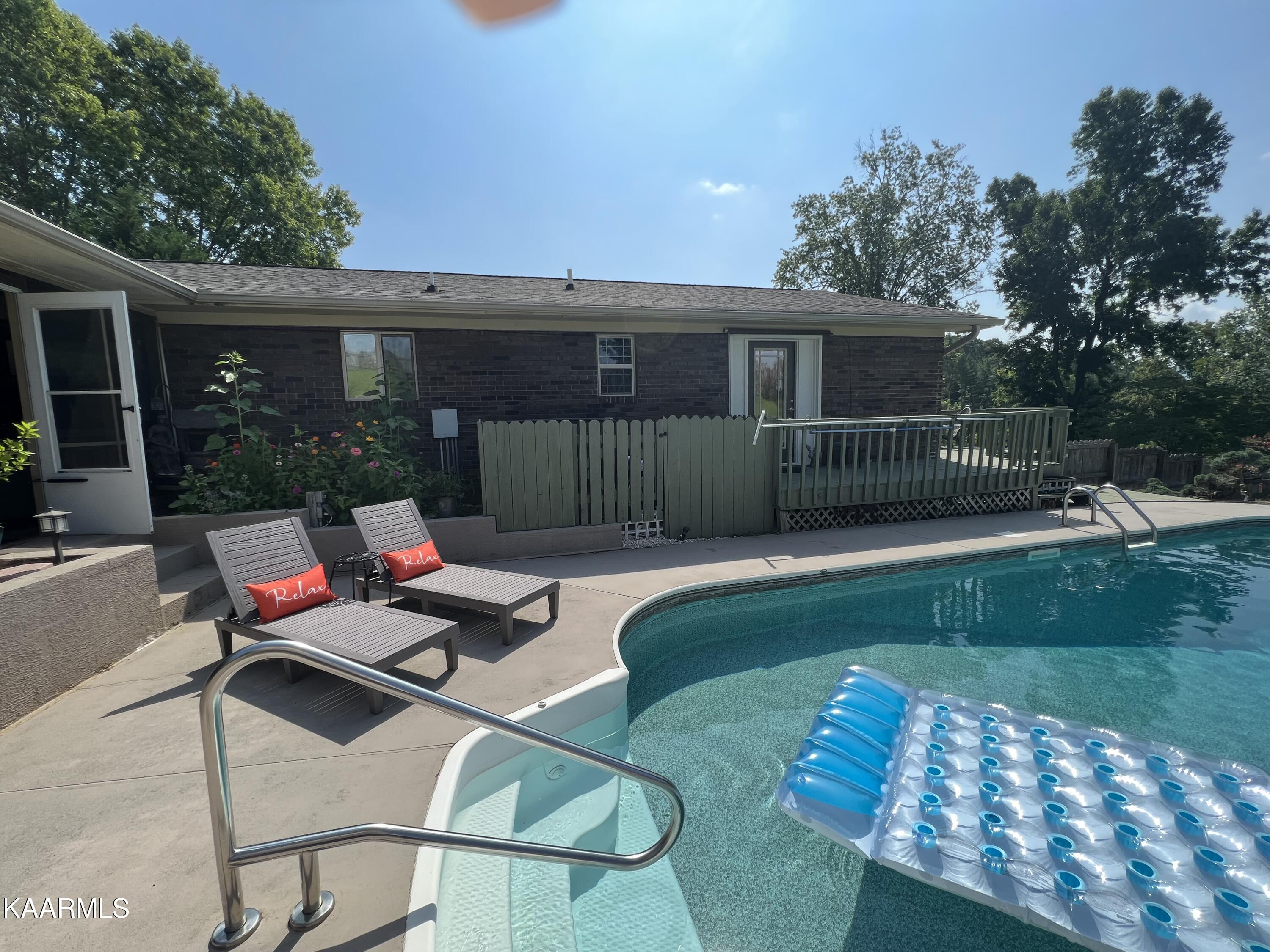3812 Twin Island Drive