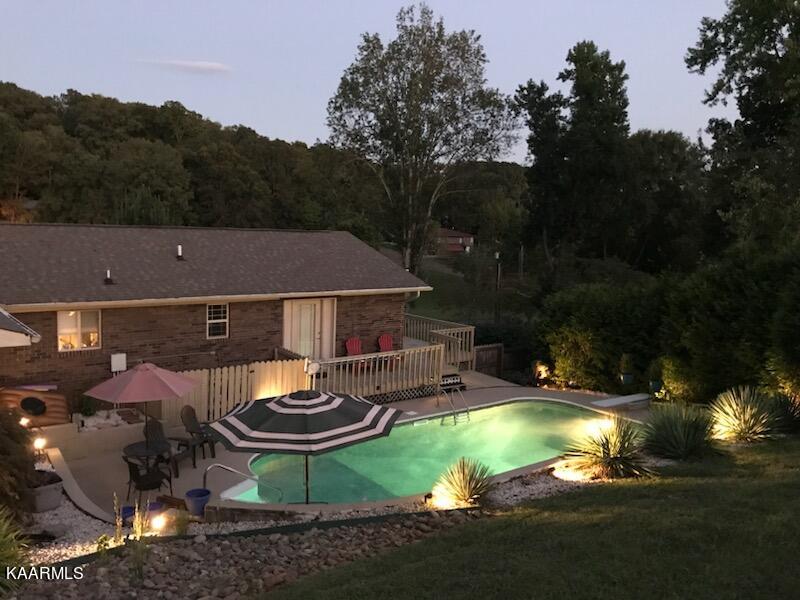 3812 Twin Island Drive