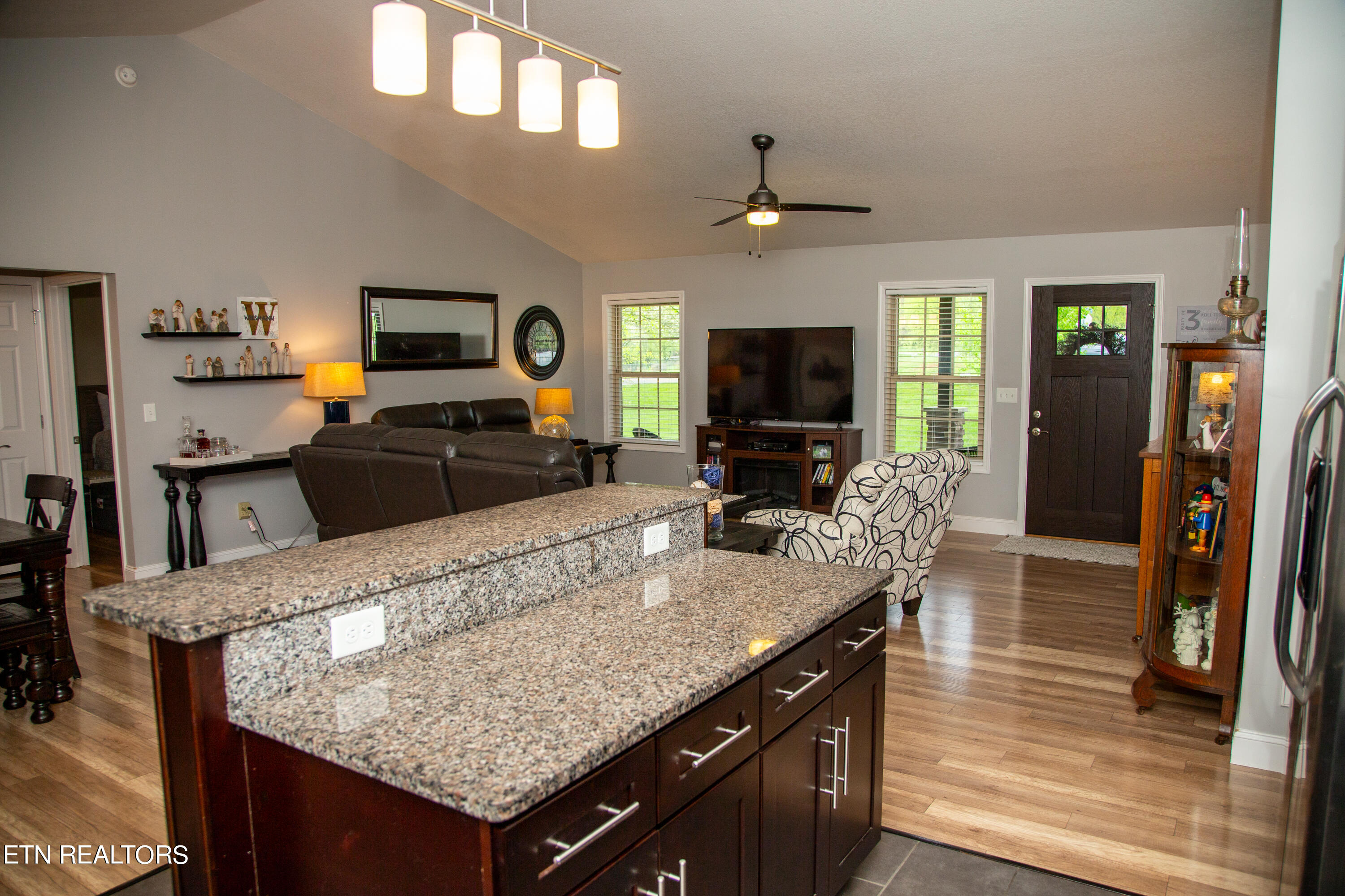 1513 Boyds Creek Hwy