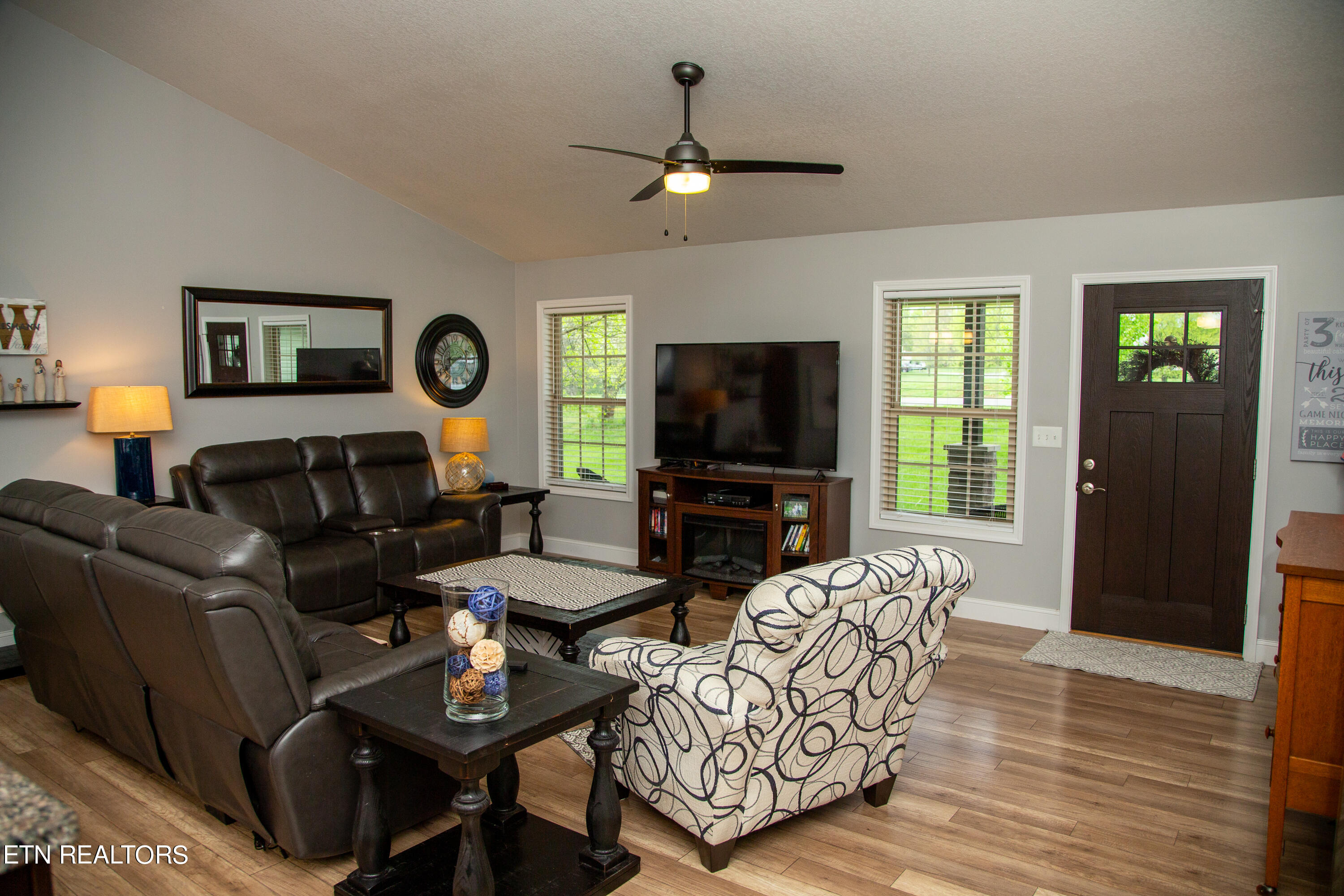 1513 Boyds Creek Hwy