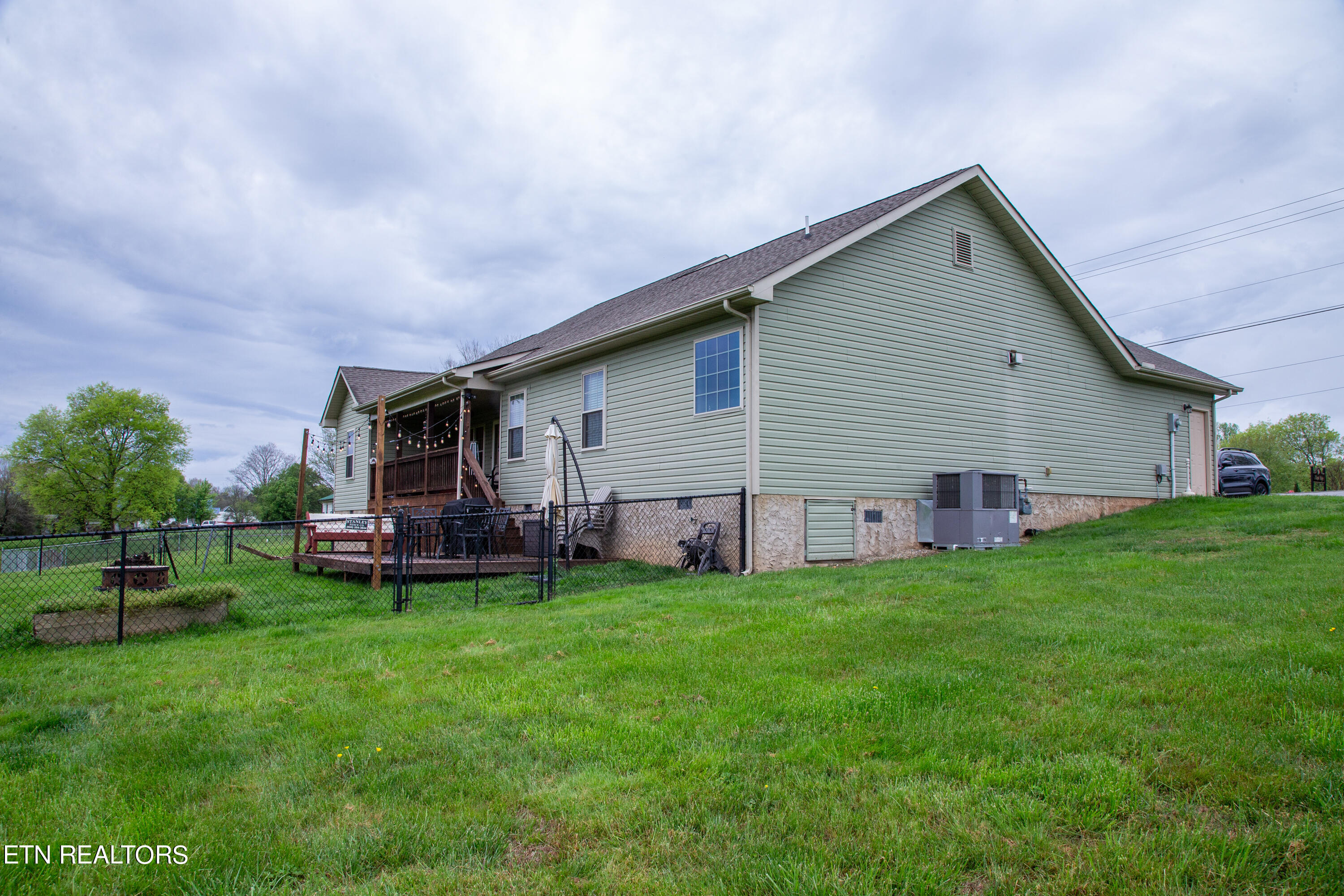 1513 Boyds Creek Hwy