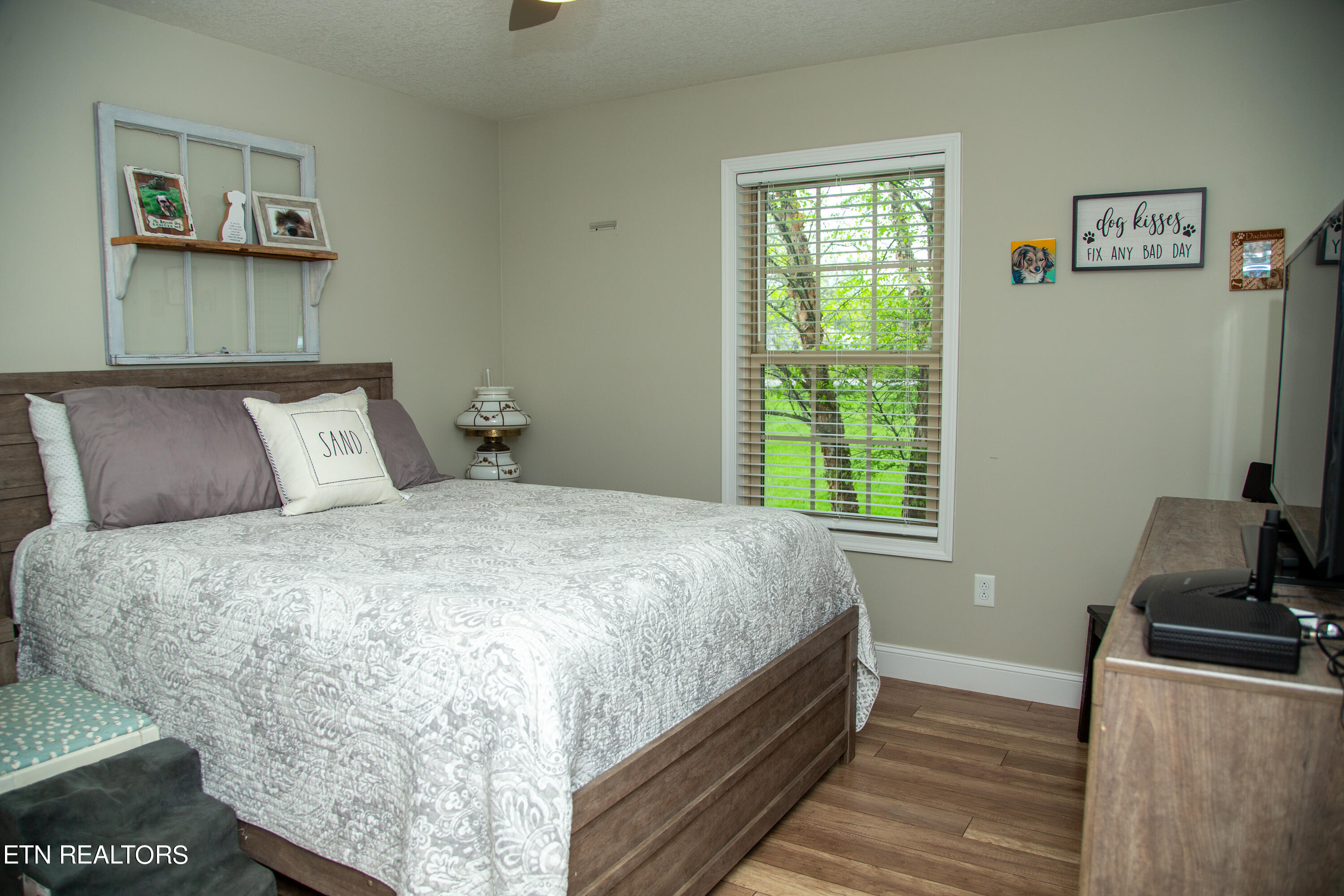 1513 Boyds Creek Hwy