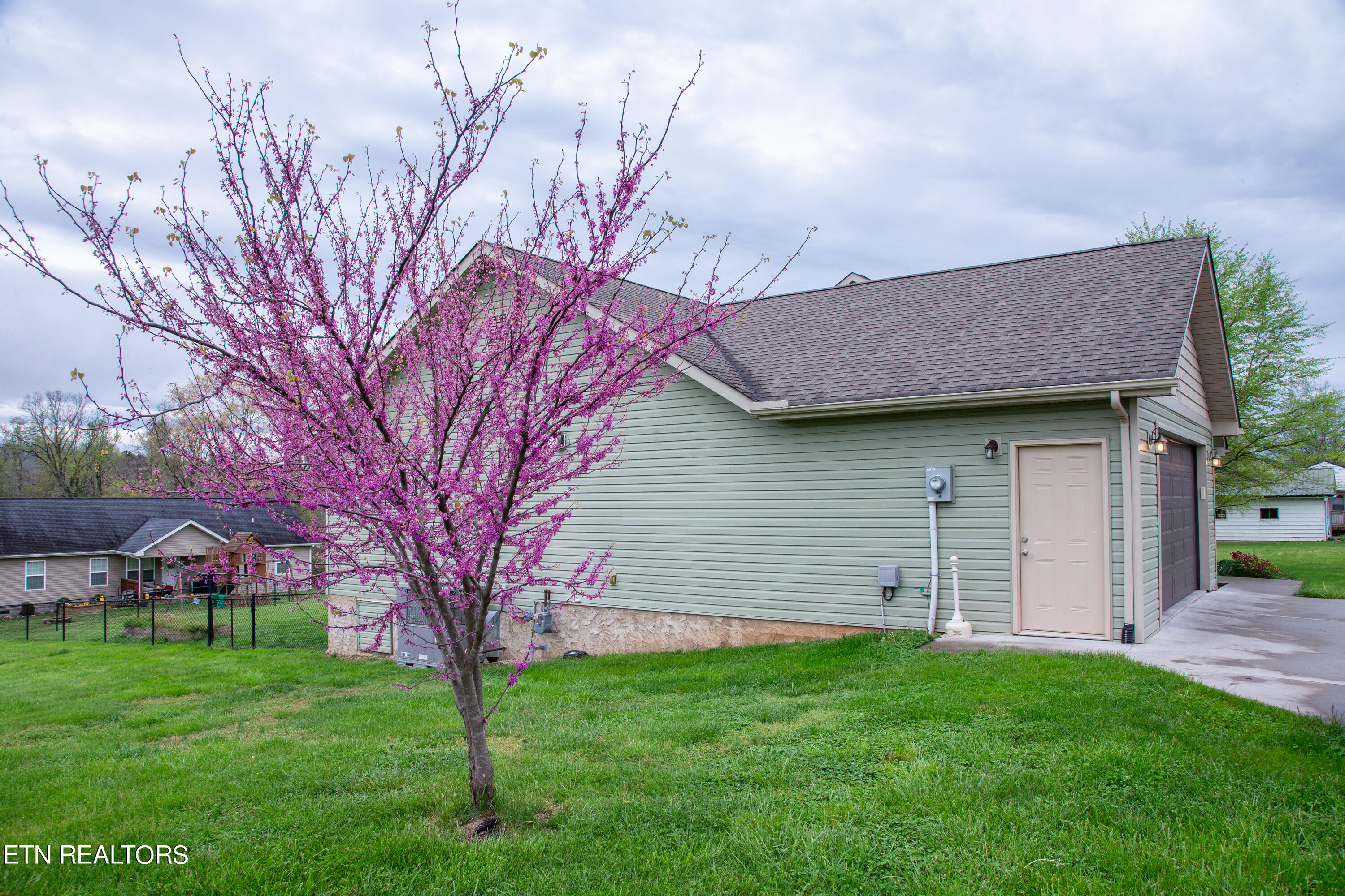 1513 Boyds Creek Hwy