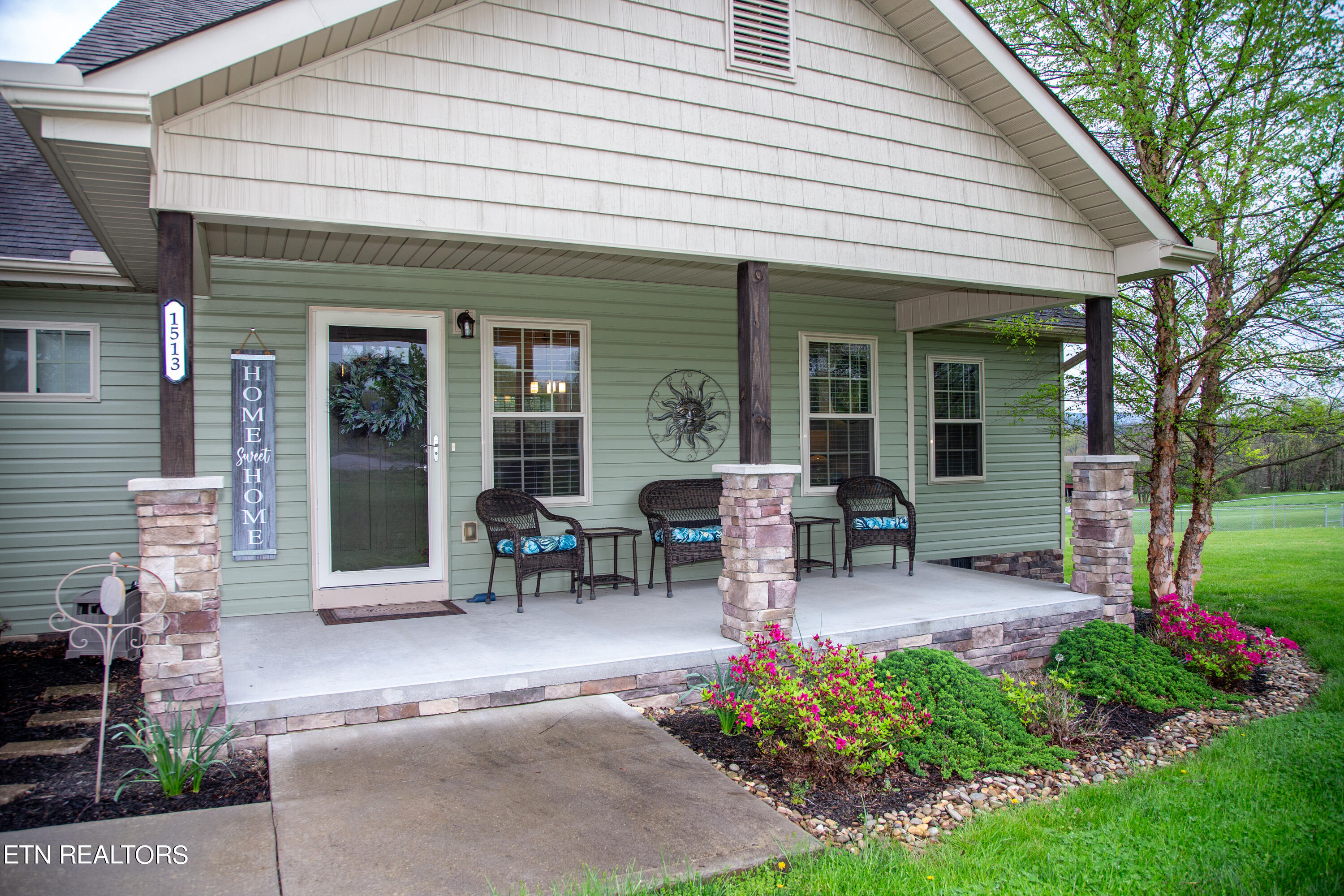 1513 Boyds Creek Hwy