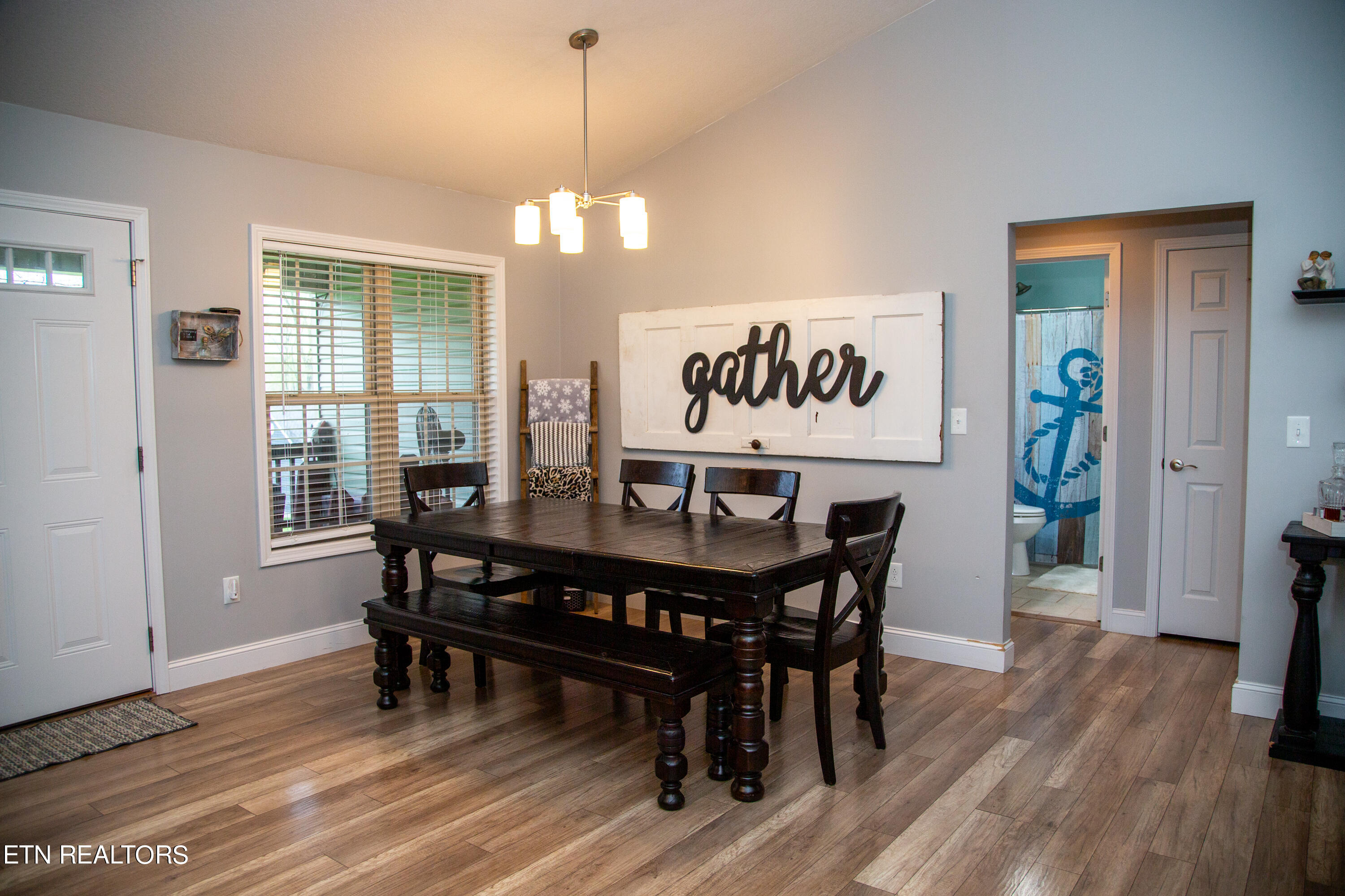 1513 Boyds Creek Hwy