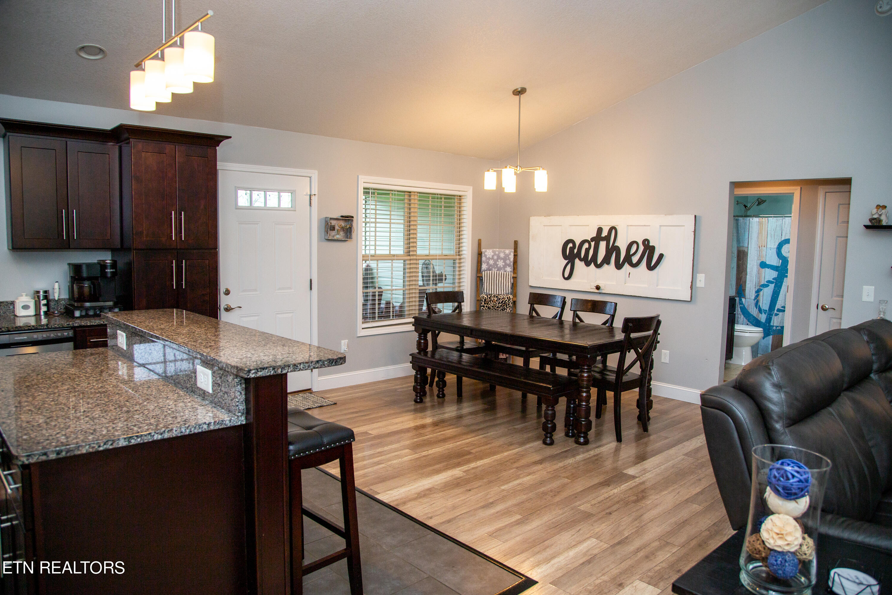 1513 Boyds Creek Hwy