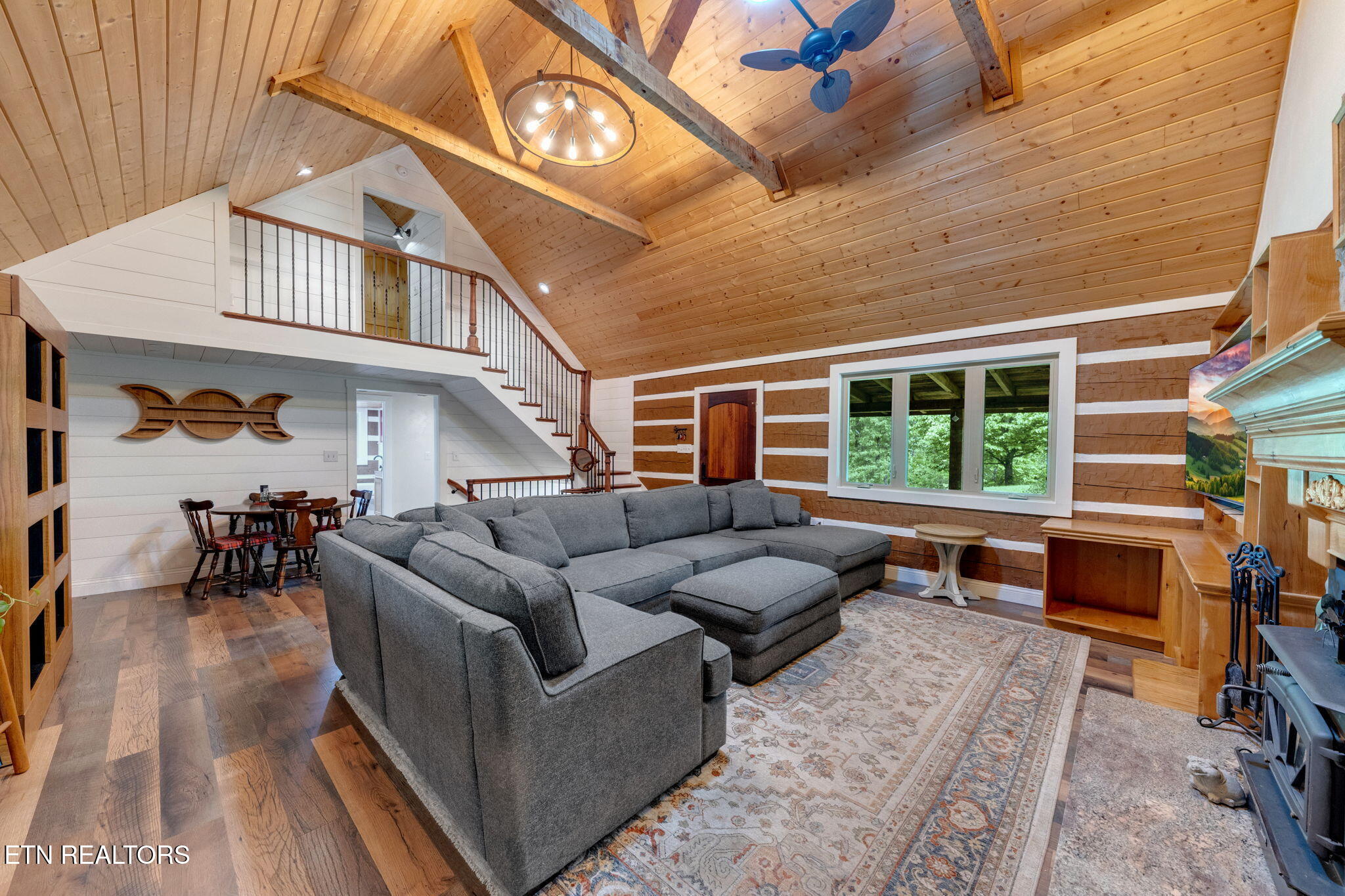 1301 Sourwood Way