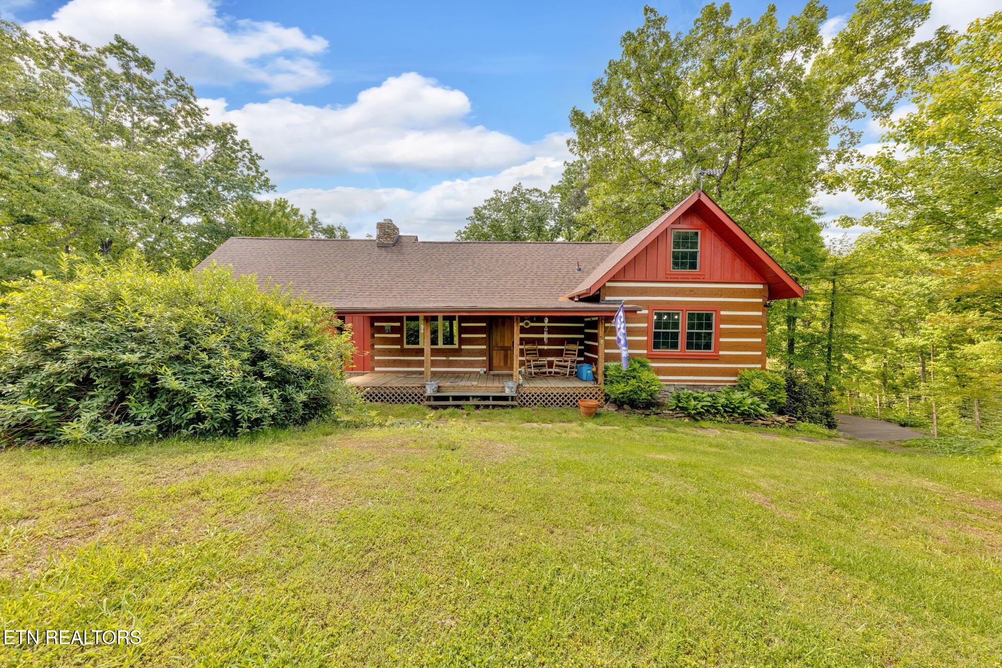 1301 Sourwood Way