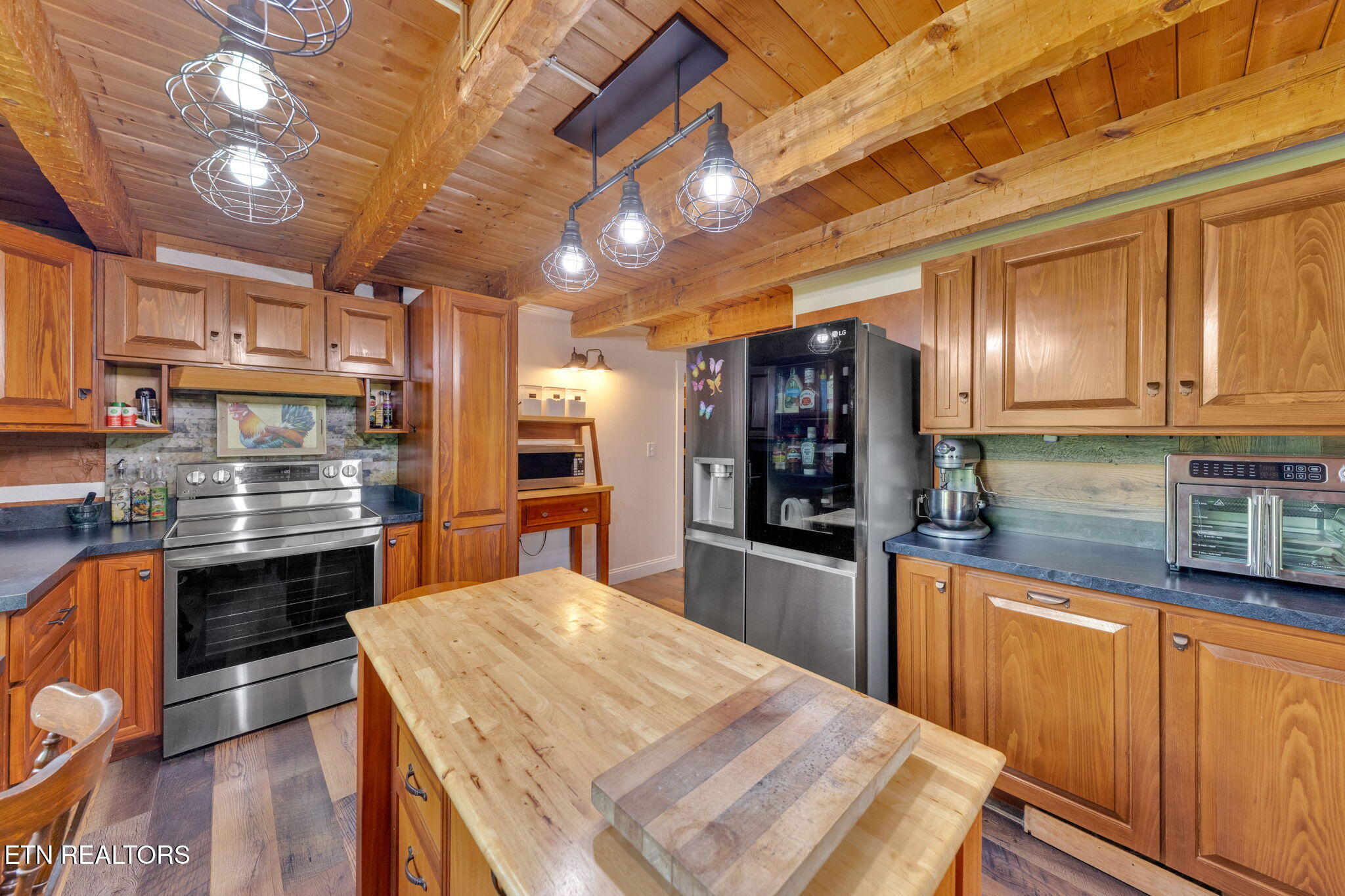 1301 Sourwood Way