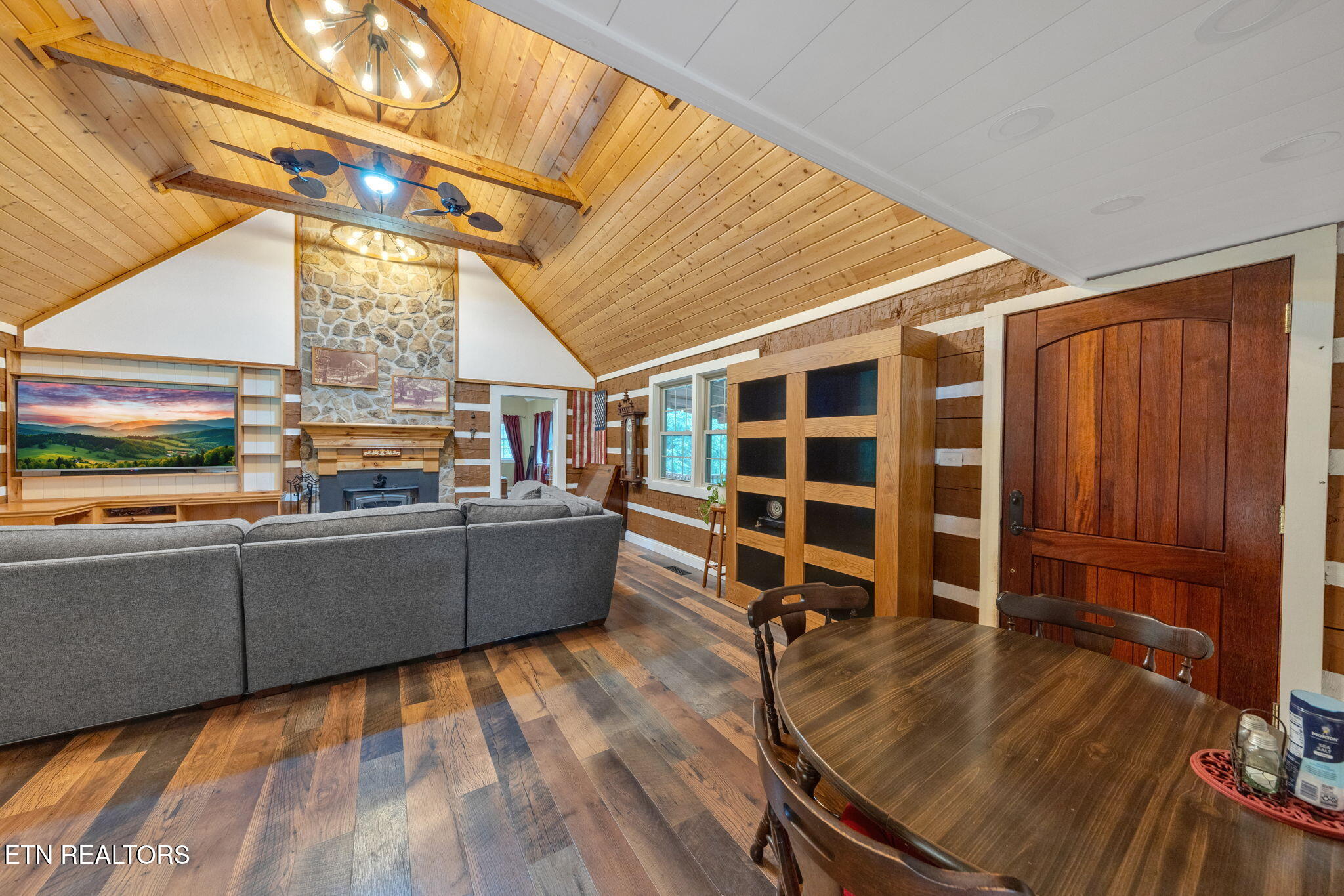 1301 Sourwood Way