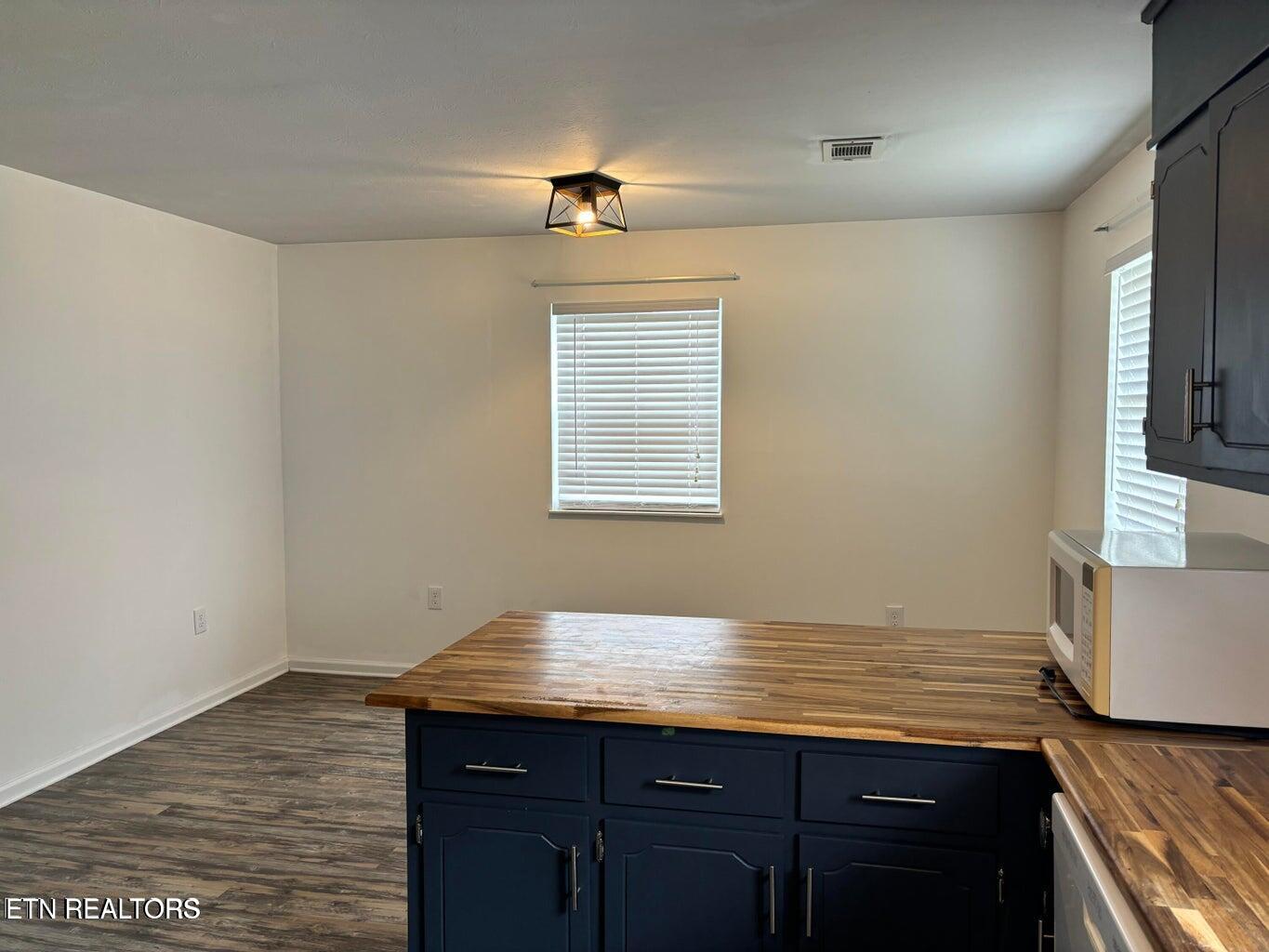 1410 Pine Ridge Rd