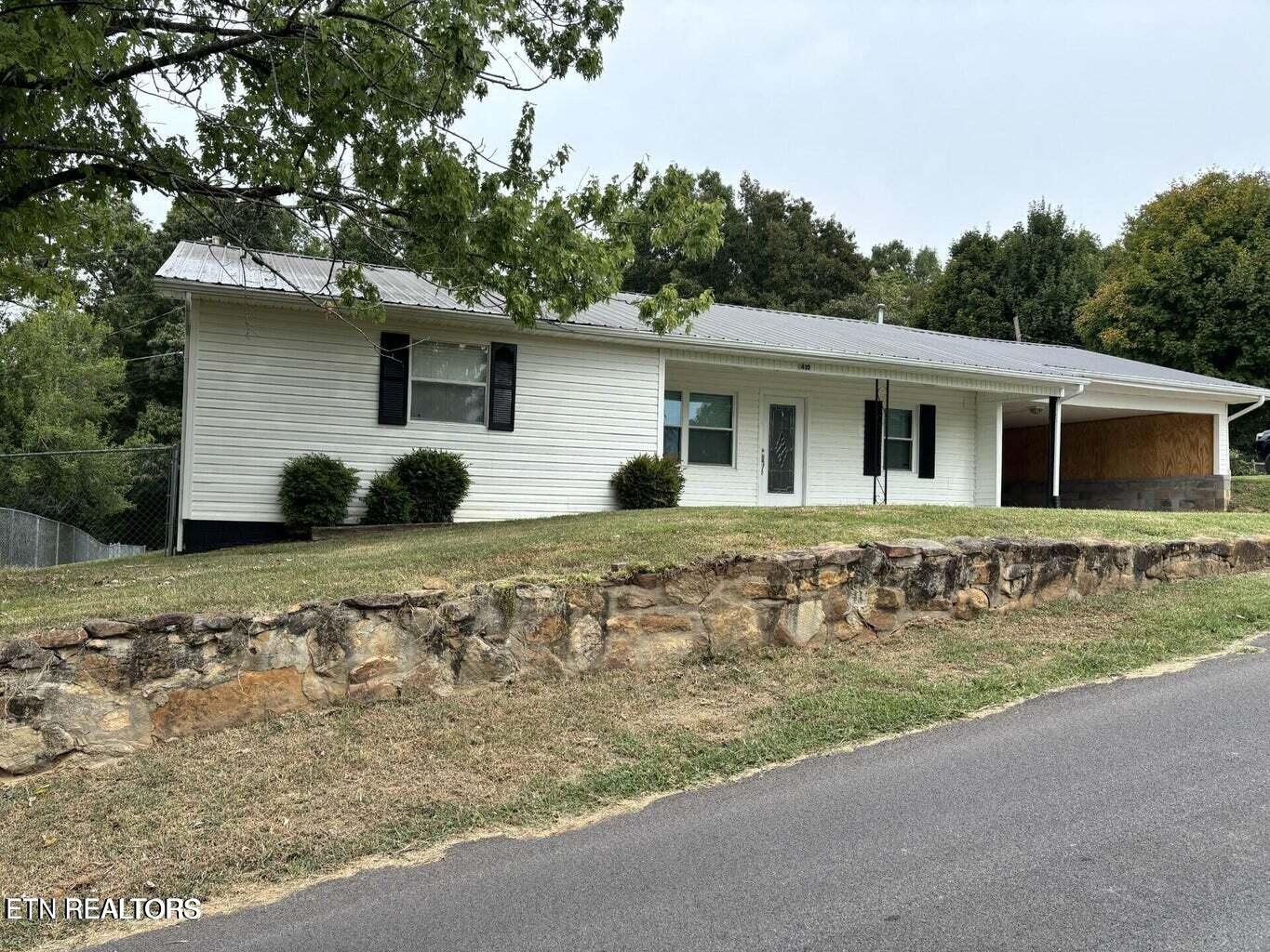 1410 Pine Ridge Rd