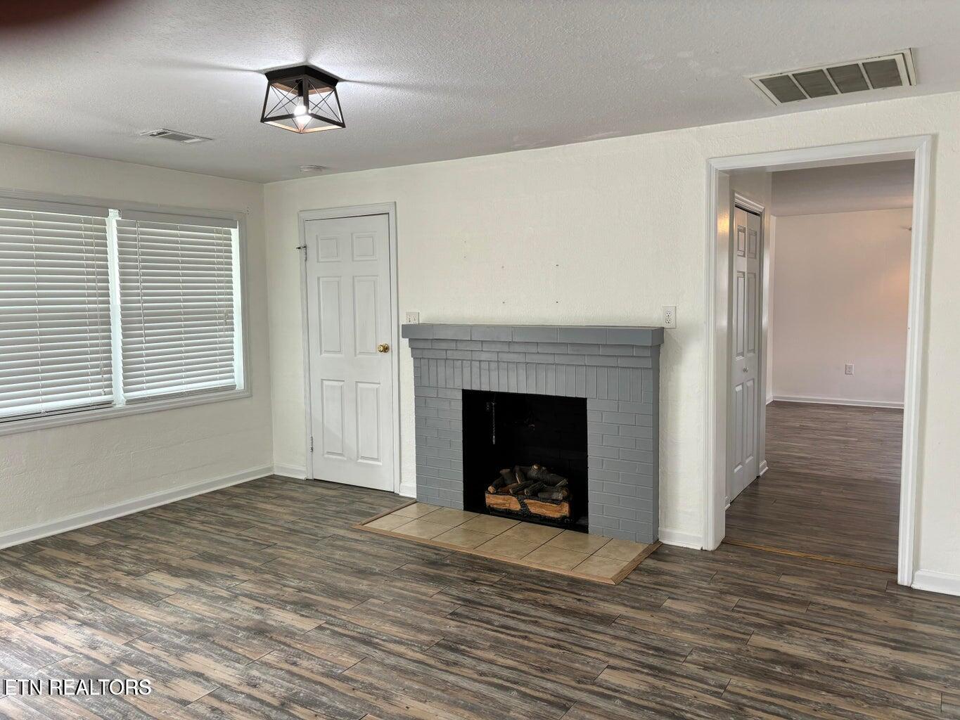 1410 Pine Ridge Rd