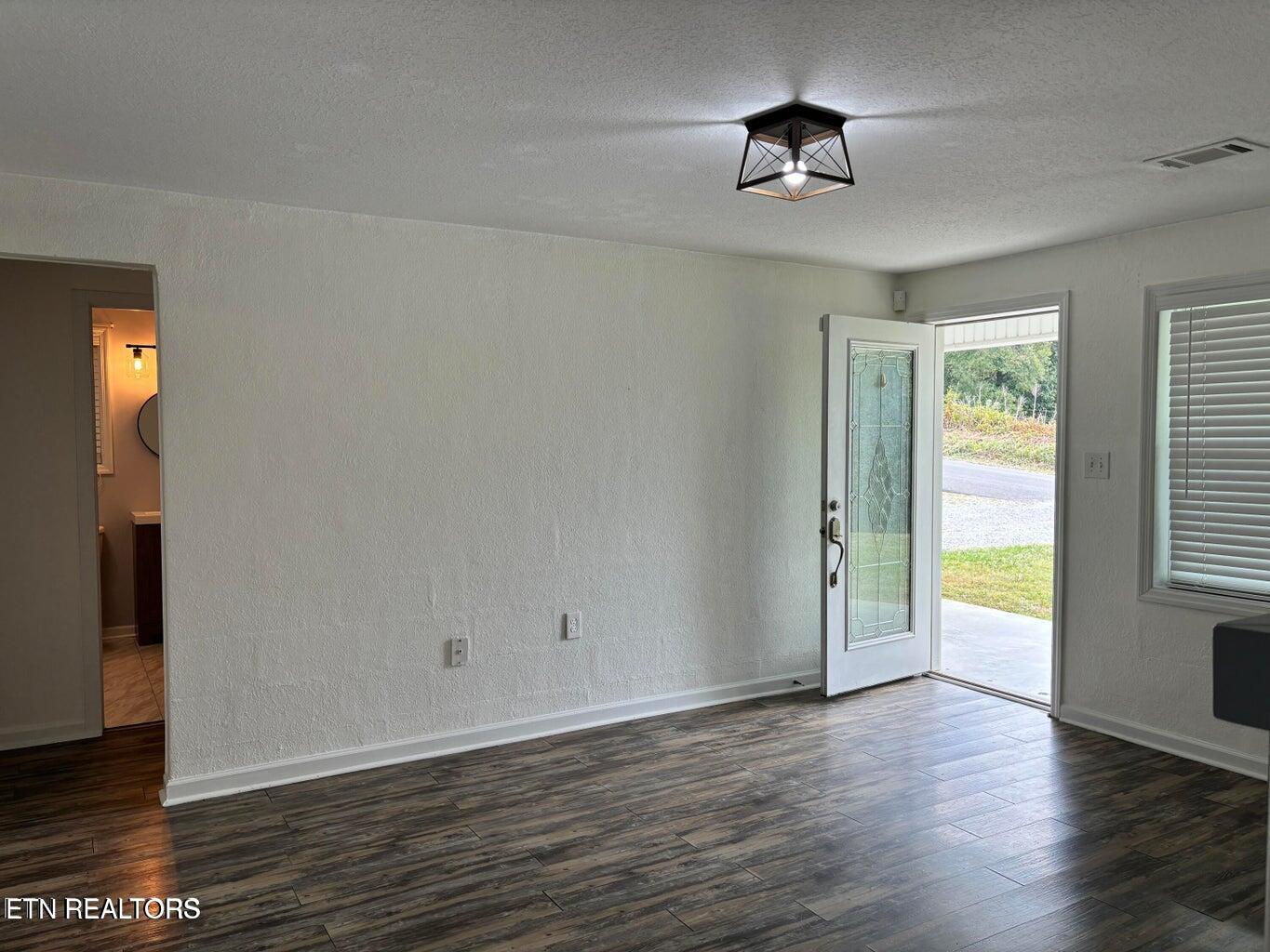 1410 Pine Ridge Rd
