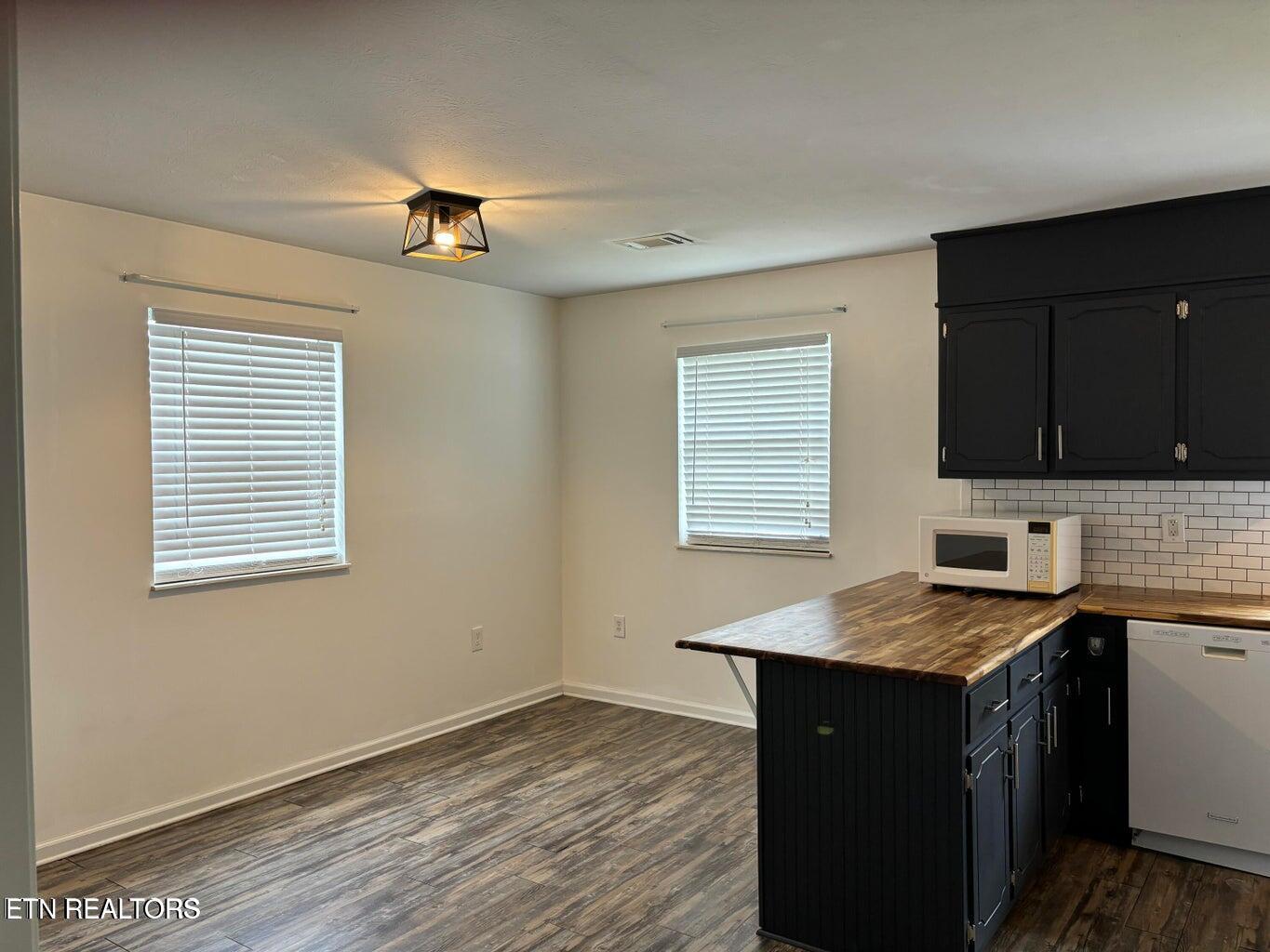 1410 Pine Ridge Rd