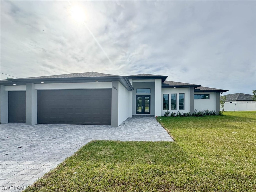 704 SW 26th ST